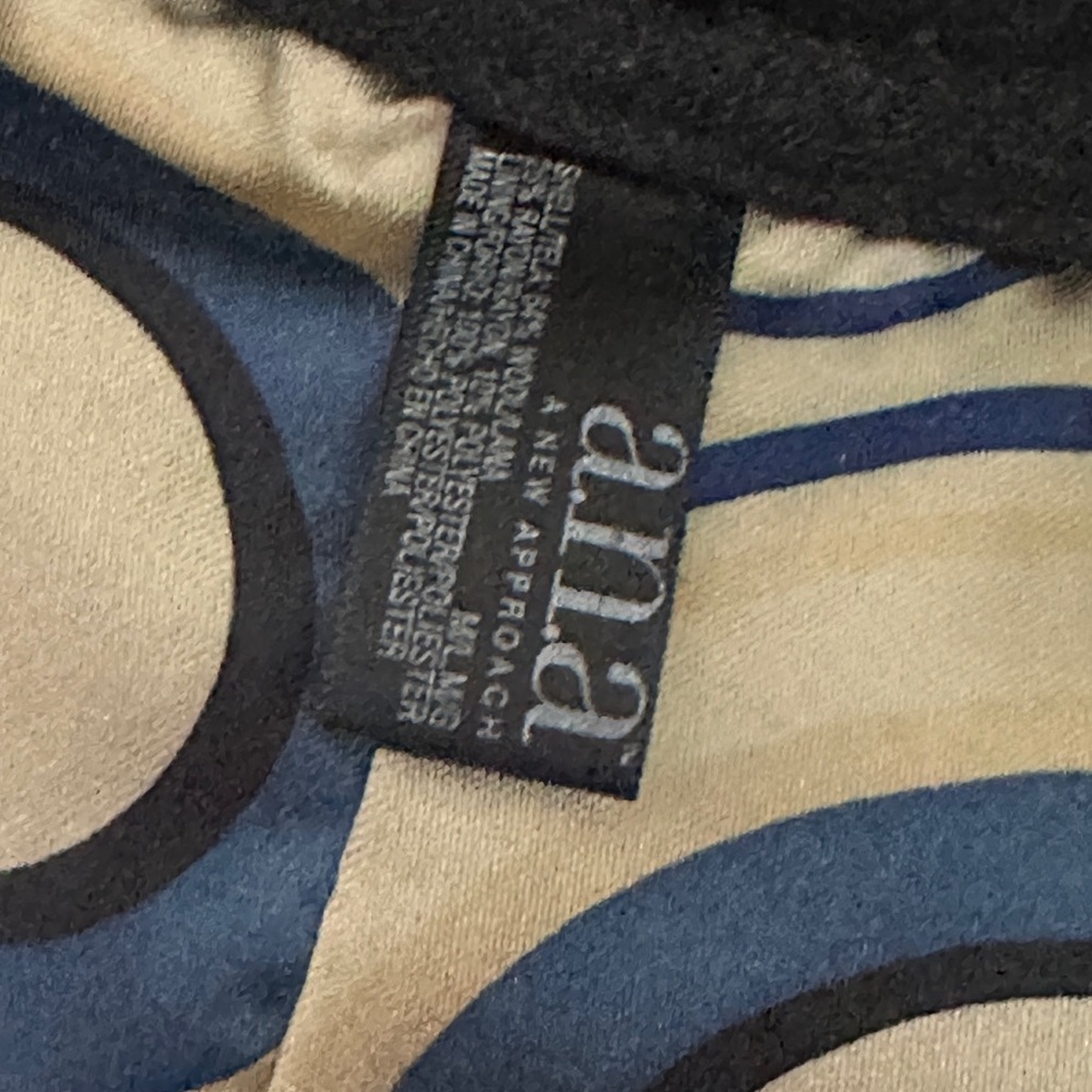 a.n.a Black Cropped Blazer with Pleated Front - Picture 4 of 4